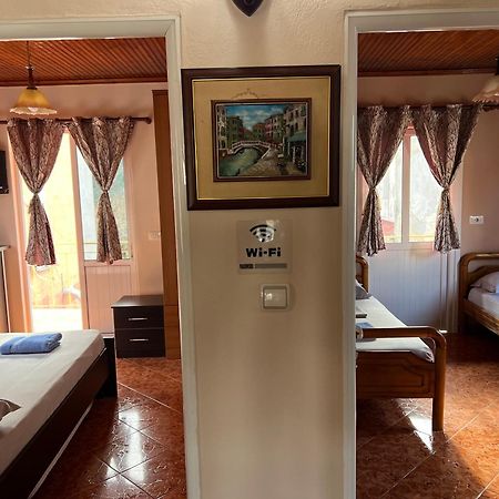 Apartment Donend Berat Luaran gambar