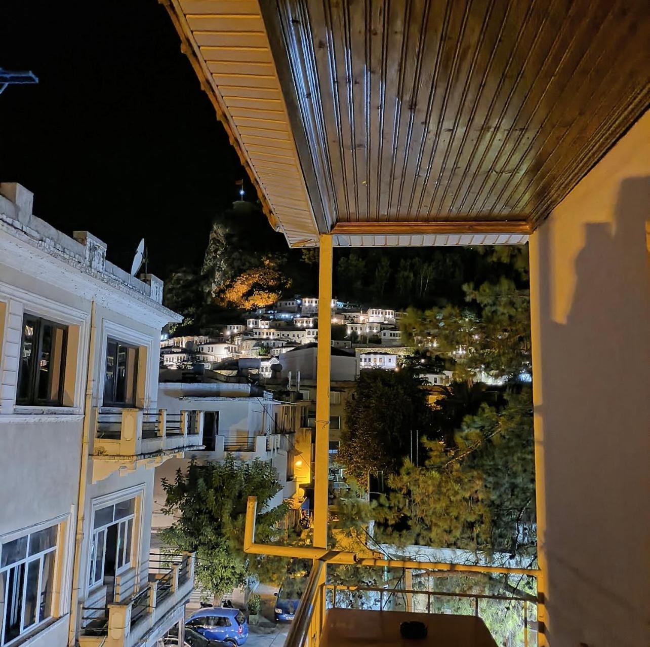 Apartment Donend Berat Luaran gambar