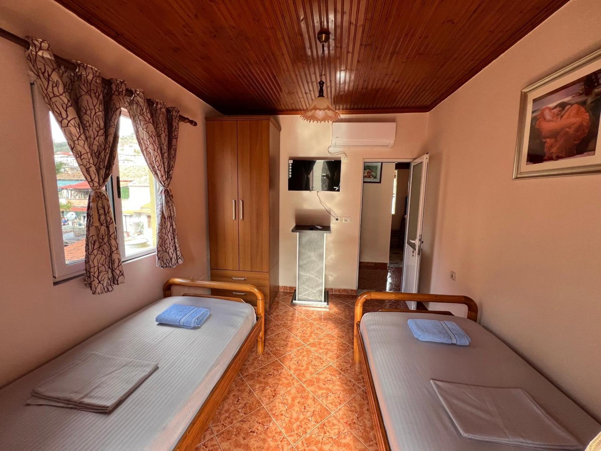 Apartment Donend Berat Luaran gambar
