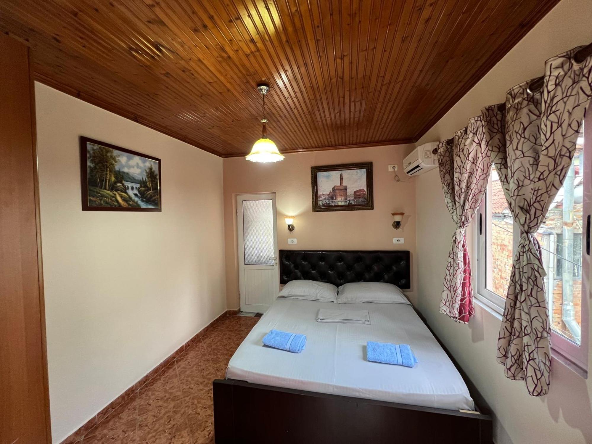 Apartment Donend Berat Luaran gambar