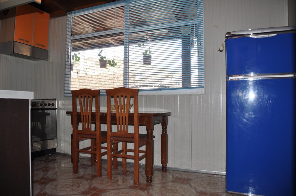 Apartment Donend Berat Luaran gambar