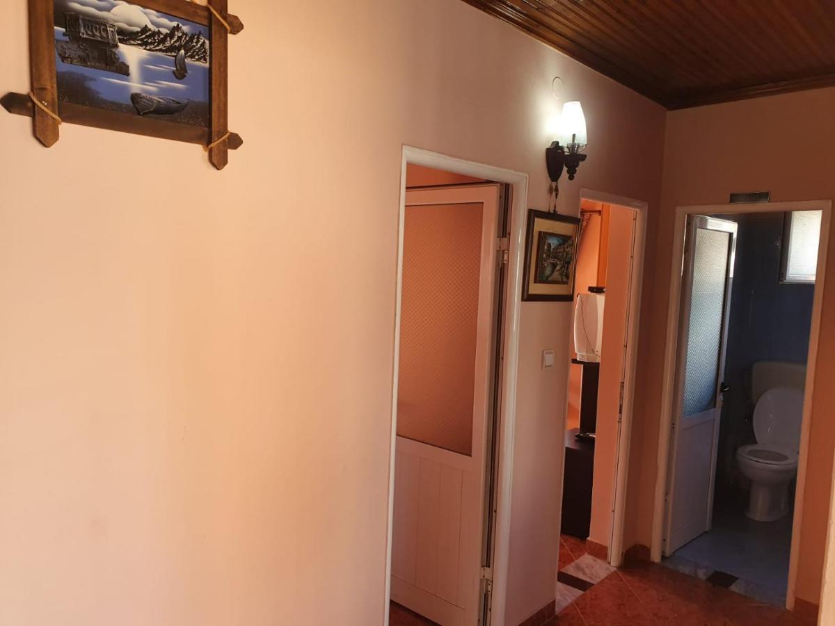Apartment Donend Berat Luaran gambar
