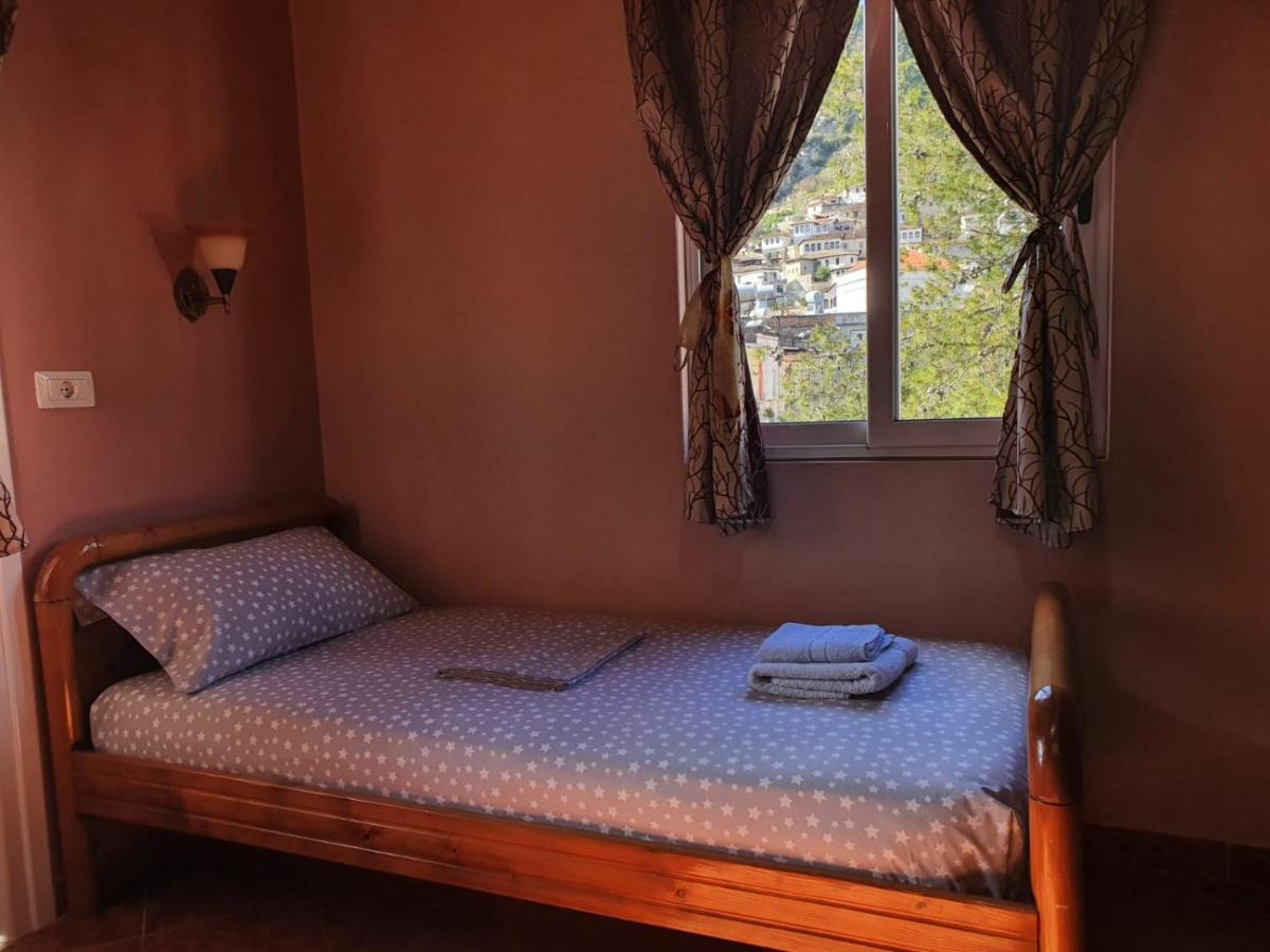 Apartment Donend Berat Luaran gambar